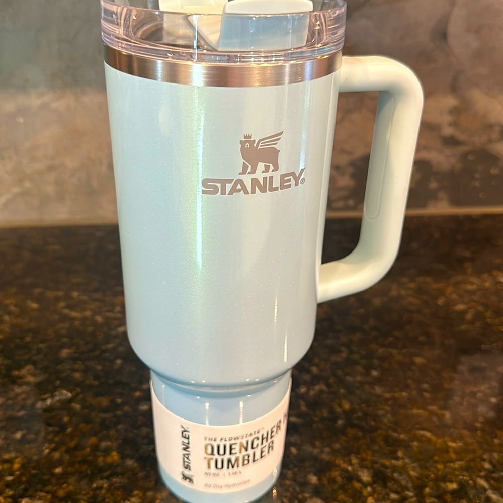 NEW RELEASE NWT Stanley Blueberry Milk 40oz